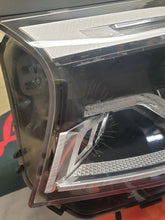 Laden Sie das Bild in den Galerie-Viewer, Frontscheinwerfer BMW 6 G32 7496443-02 LED Ein Stück (Rechts oder Links) SCH1109647438eq