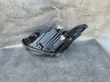 Load image into Gallery viewer, Frontscheinwerfer Hyundai I10 92102-B9000 Rechts Scheinwerfer Headlight SCH4791813138mj