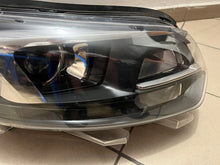 Load image into Gallery viewer, Frontscheinwerfer Opel Zafira Vivaro 9832836480 Xenon Rechts Headlight SCH6557470706kw