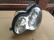 Laden Sie das Bild in den Galerie-Viewer, Frontscheinwerfer Mercedes-Benz 0301166275 Links Scheinwerfer Headlight SCH2202058686gv