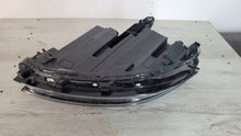 Laden Sie das Bild in den Galerie-Viewer, Frontscheinwerfer VW Passat 3J1941006 3G1941035 LED Rechts Headlight SCH3820016877gt