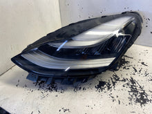 Laden Sie das Bild in den Galerie-Viewer, Frontscheinwerfer Tesla 3 1077375-40-B Links Scheinwerfer Headlight