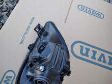 Load image into Gallery viewer, Frontscheinwerfer Toyota Yaris Rechts Scheinwerfer Headlight