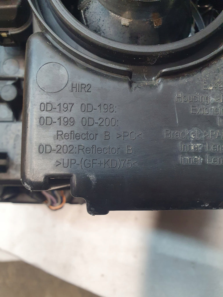 Frontscheinwerfer Toyota Yaris LED Rechts Scheinwerfer Headlight