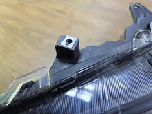 Load image into Gallery viewer, Frontscheinwerfer Toyota V LED Links Scheinwerfer Headlight SCH8730303193en