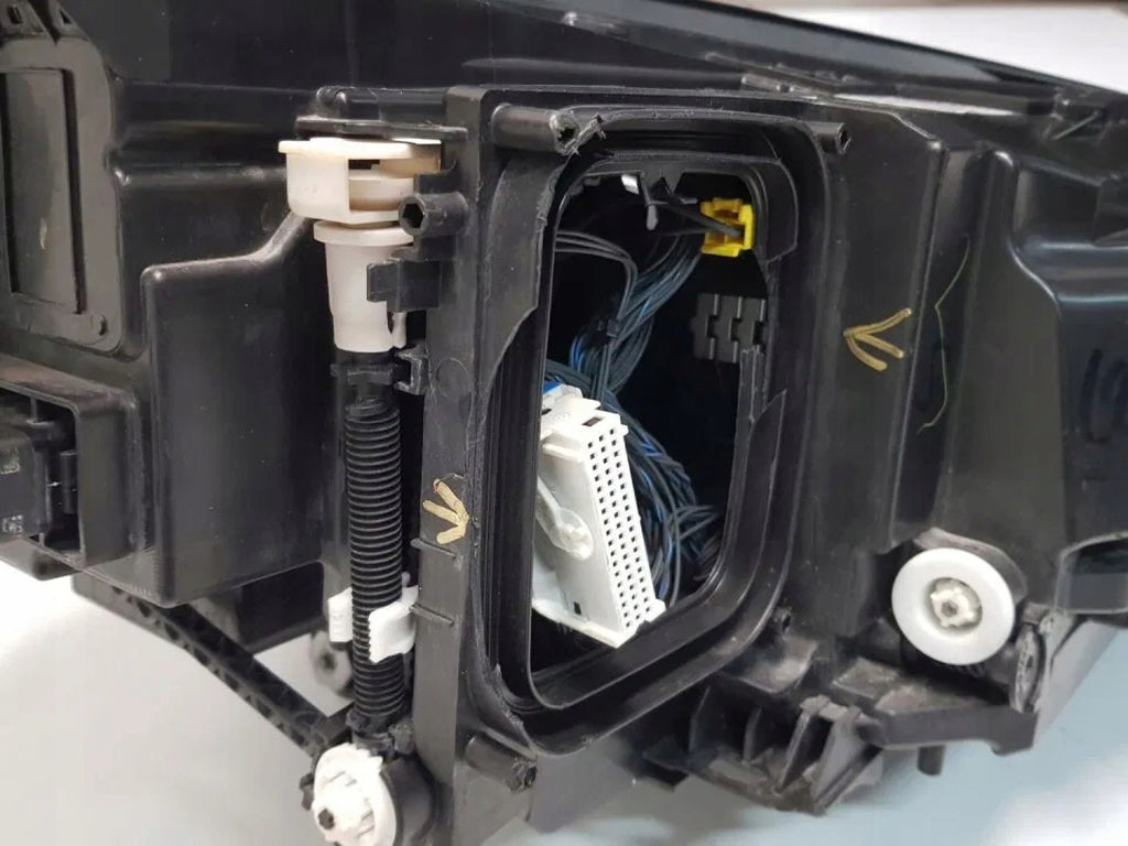 Frontscheinwerfer Mercedes-Benz Gle A1679066504 LED Rechts oder Links