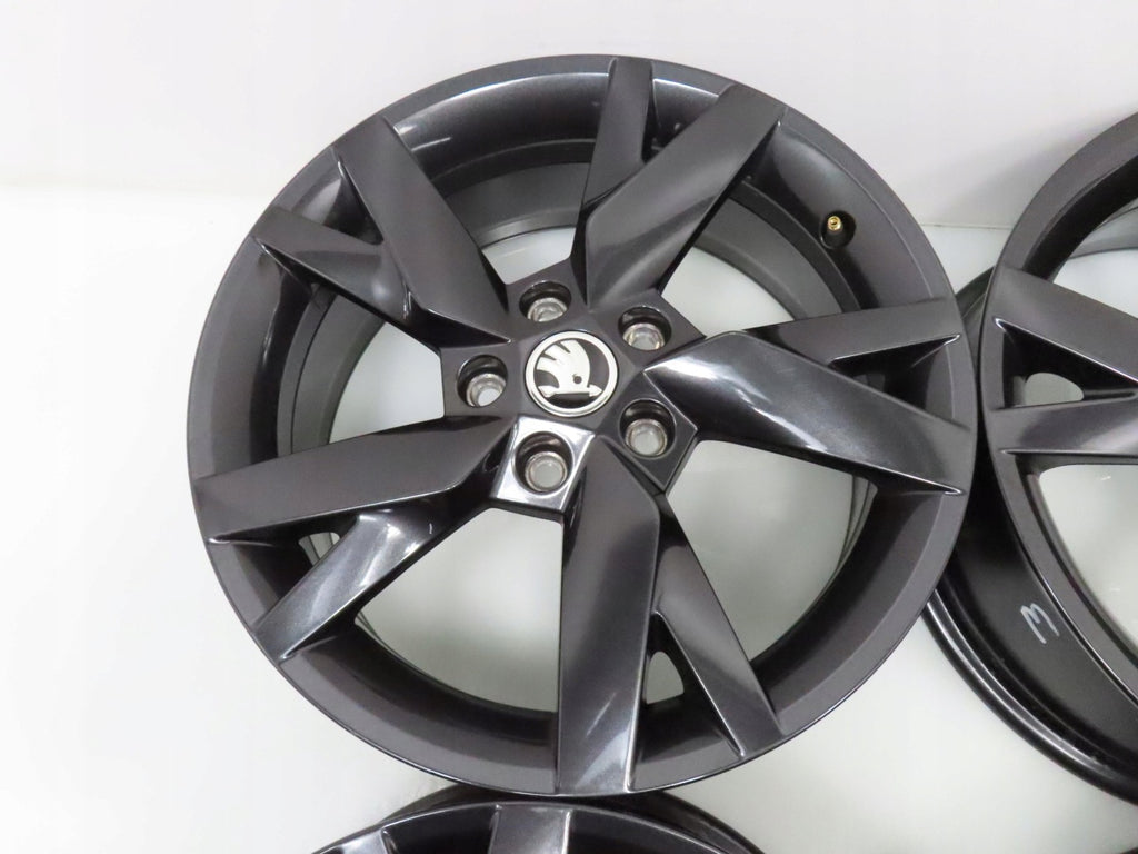4x Alufelge 17 Zoll 6.5" 5x112 46ET Glanz Silber 5E3601025 Skoda Octavia Iv FEL5099494698dt