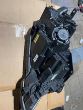Laden Sie das Bild in den Galerie-Viewer, Frontscheinwerfer Kia Sorento IV 92101-P2120 Full LED Rechts oder Links SCH1565637969sn