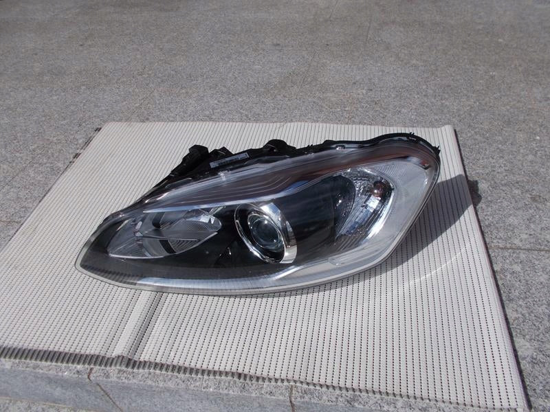 Frontscheinwerfer Volvo Xc60 56788765567831 Ein Stück (Rechts oder Links) SCH8593183708ik