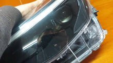 Laden Sie das Bild in den Galerie-Viewer, Frontscheinwerfer Toyota Yaris Cross 0D-310 LED Links Scheinwerfer Headlight SCH3358139582tg