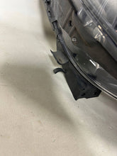 Laden Sie das Bild in den Galerie-Viewer, Frontscheinwerfer Mercedes-Benz W246 A246800161 Ein Satz Scheinwerfer Headlight SCH2014574156ji