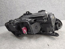 Laden Sie das Bild in den Galerie-Viewer, Frontscheinwerfer Mercedes-Benz W246 A2468207161 Xenon Links Headlight SCH1991356002wk