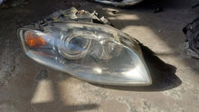 Load image into Gallery viewer, Frontscheinwerfer Audi A4 8E0941004AM 0301219272 Rechts Scheinwerfer Headlight