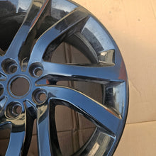 Load image into Gallery viewer, 1x Alufelge 20 Zoll 8.5" 5x120 47ET Silber HY321007EA Land Rover I Discovery V FEL5553944099vh