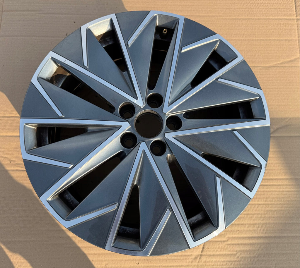 1x Alufelge 17 Zoll 6.5" 5x100 40ET 658601025AA Skoda Kamiq Rim Wheel FEL8384062935as