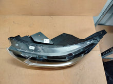 Load image into Gallery viewer, Frontscheinwerfer Hyundai I20 III 92101Q0050 Links Scheinwerfer Headlight
