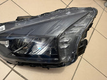 Load image into Gallery viewer, Frontscheinwerfer Hyundai Bayon 92101-Q0600 LED Links Scheinwerfer Headlight