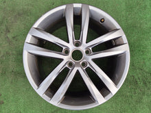 Laden Sie das Bild in den Galerie-Viewer, 1x Alufelge 18 Zoll 5x112 5G0601025AF VW Golf Vii Rim Wheel FEL1787990790gl