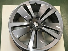 Load image into Gallery viewer, 1x Alufelge 18 Zoll 7.5" 5x112 51ET Glanz Graphit 5F0601025 Seat Rim Wheel FEL2832627574az