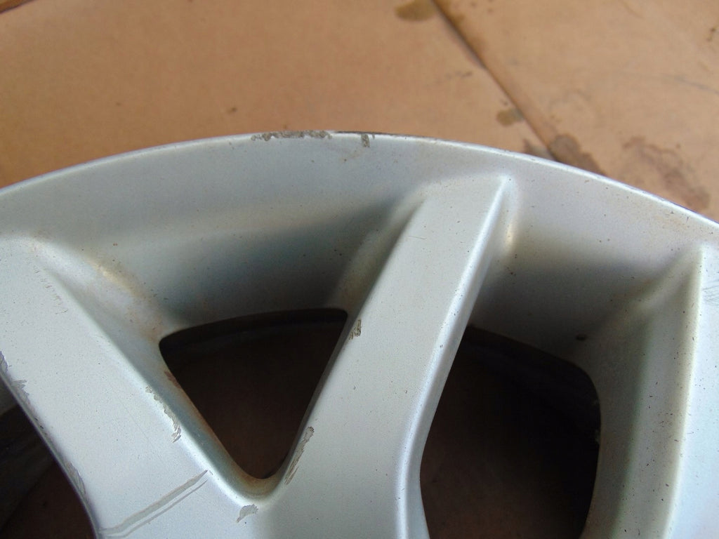 1x Alufelge 16 Zoll 6.5" 5x114.3 45ET Silber PZ474-E067D-Z Toyota Auris