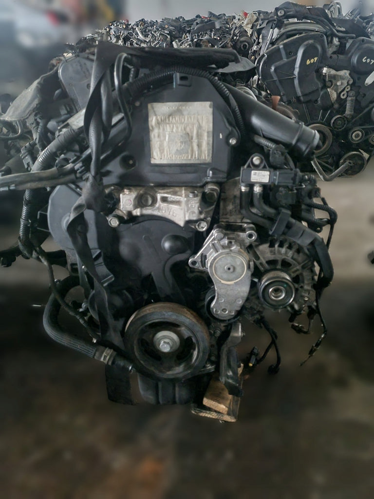 Motor Peugeot 308 10JBEK 9H05 1.6 EHDI 260TKm Diesel Engine Unkomplett