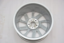 Load image into Gallery viewer, 1x Alufelge 16 Zoll 6.5&quot; 5x100 40ET Glanz Silber 82A601025 Audi Rim Wheel