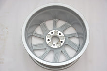 Laden Sie das Bild in den Galerie-Viewer, 1x Alufelge 16 Zoll 6.5" 5x100 40ET Glanz Silber 82A601025 Audi Rim Wheel FEL3855975759kd