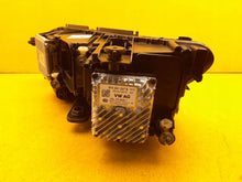 Laden Sie das Bild in den Galerie-Viewer, Frontscheinwerfer VW Touareg 761941082P LED Rechts Scheinwerfer Headlight