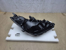 Laden Sie das Bild in den Galerie-Viewer, Frontscheinwerfer Toyota Yaris Links Scheinwerfer Headlight SCH9376959067ta