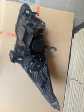 Laden Sie das Bild in den Galerie-Viewer, Frontscheinwerfer Peugeot 3008 9682519080 Rechts Scheinwerfer Headlight SCH5323822403zh