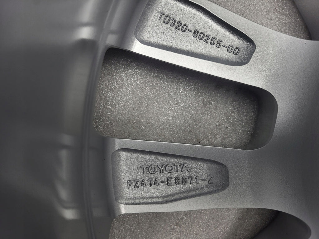 1x Alufelge 16 Zoll 6.5" 5x114.3 39ET Glanz Silber PZ474E8671Z Toyota Verso FEL2296569043wo