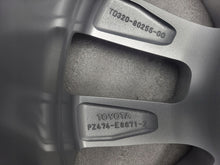 Load image into Gallery viewer, 1x Alufelge 16 Zoll 6.5" 5x114.3 39ET Glanz Silber PZ474E8671Z Toyota Verso FEL2296569043wo