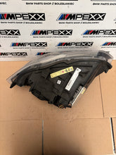 Laden Sie das Bild in den Galerie-Viewer, Frontscheinwerfer BMW E91 E90 6942737 6948180 Xenon Rechts oder Links