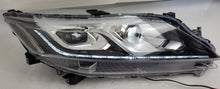 Load image into Gallery viewer, Frontscheinwerfer Mitsubishi Eclipse Cross I 8301D692 Rechts Headlight