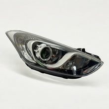 Laden Sie das Bild in den Galerie-Viewer, Frontscheinwerfer Hyundai I30 92102-A6100 Rechts Scheinwerfer Headlight