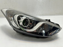 Laden Sie das Bild in den Galerie-Viewer, Frontscheinwerfer Hyundai I30 92102-A6100 Rechts Scheinwerfer Headlight