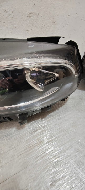 Frontscheinwerfer Mercedes-Benz W246 A2469067001 LED Ein Satz Headlight SCH8875255324og