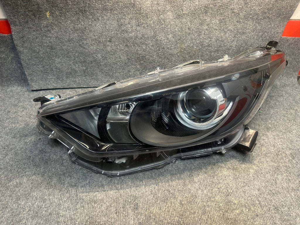 Frontscheinwerfer Toyota IV Yaris 81170-K0060 Links Scheinwerfer Headlight SCH7352300918mv