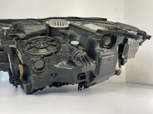 Laden Sie das Bild in den Galerie-Viewer, Frontscheinwerfer BMW G11 7946772 Rechts Scheinwerfer Headlight SCH3330898648sn