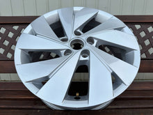 Load image into Gallery viewer, 1x Alufelge 17 Zoll 6.5" 5x112 46ET Glanz Silber 5H0601025B VW Golf Viii FEL4373496784tv