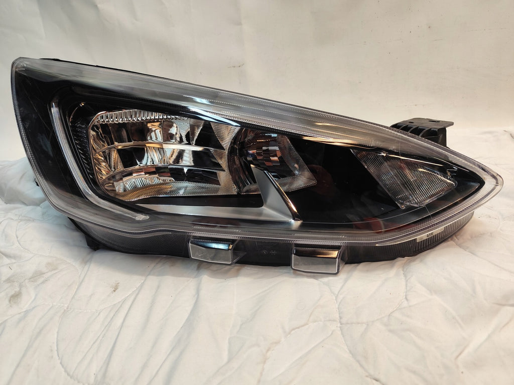 Frontscheinwerfer Ford Focus MX7B-13E015-CD MX7B-13E014-CD Ein Satz Headlight