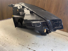 Load image into Gallery viewer, Frontscheinwerfer VW 11B941035G Links Scheinwerfer Headlight SCH8101604945ge