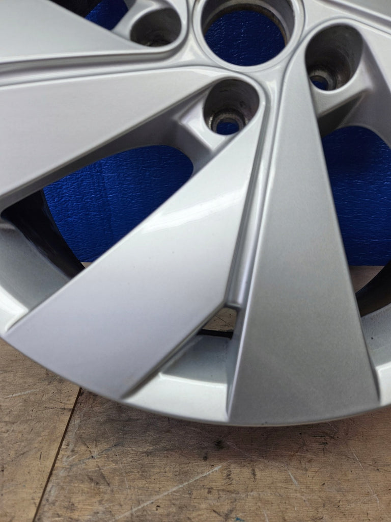 1x Alufelge 17 Zoll 6.5" 5x112 46ET Glanz Silber 5H0601025B VW Golf Viii FEL1702047153tn