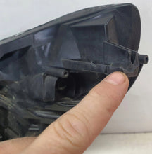 Laden Sie das Bild in den Galerie-Viewer, Frontscheinwerfer Opel Vivaro B 93461905 Rechts Scheinwerfer Headlight