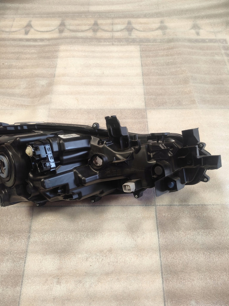 Frontscheinwerfer Toyota Corolla 8115002T31 LED Ein Stück (Rechts oder Links)