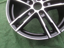 Laden Sie das Bild in den Galerie-Viewer, 1x Alufelge 18 Zoll 8.0" 5x120 52ET Glanz Schwarz 8009703 BMW 2 F22 1 F21 F20 FEL3435172746ym