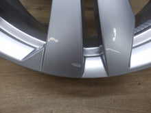 Laden Sie das Bild in den Galerie-Viewer, 1x Alufelge 18 Zoll 7.5&quot; 5x112 50ET Glanz Silber 10A071498 Vw Rim Wheel