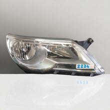 Laden Sie das Bild in den Galerie-Viewer, Frontscheinwerfer VW Tiguan 5N1941032R 1ED247038-02 Rechts Headlight