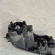 Laden Sie das Bild in den Galerie-Viewer, Frontscheinwerfer Mazda 6 I Links Scheinwerfer Headlight SCH2675488057hy