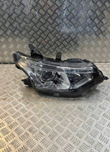 Laden Sie das Bild in den Galerie-Viewer, Frontscheinwerfer Mitsubishi Outlander III 8301C2-04 Xenon Rechts Headlight